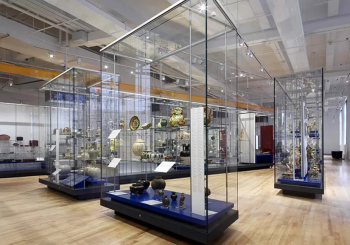 Музейные и выставочные витрины